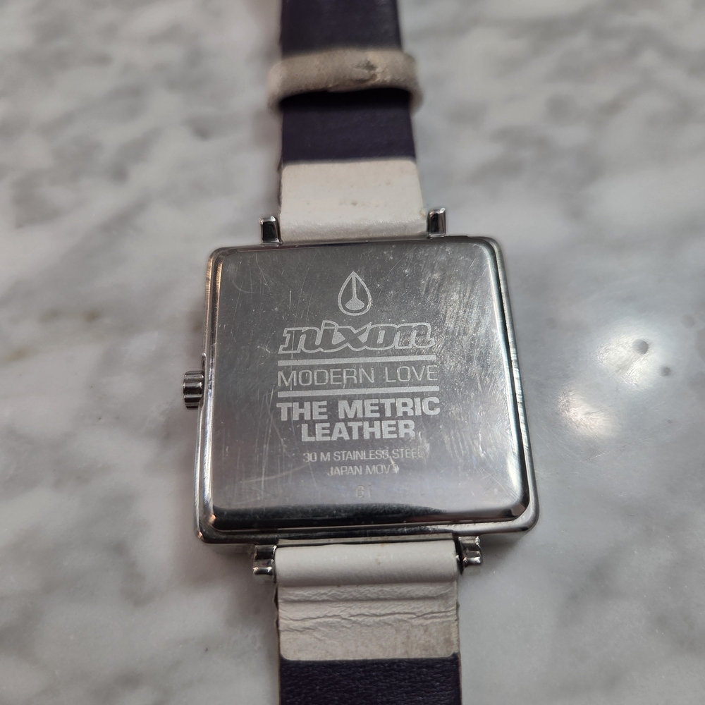 Nixon Square Face Watch - Picture 3 of 5